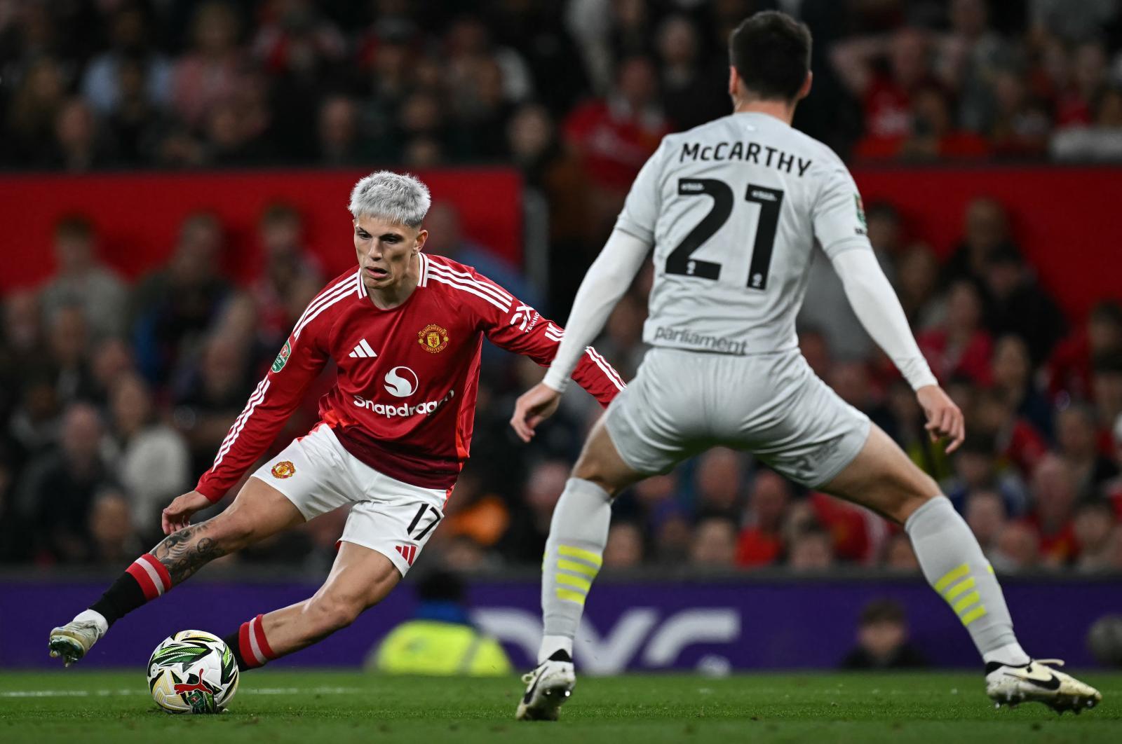 ไวคอมบ์ 2-1 บาร์นสลีย์ : ริชาร์ด โคน คว้าชัยชนะช่วงท้ายเกมให้กับแชร์บอยส์