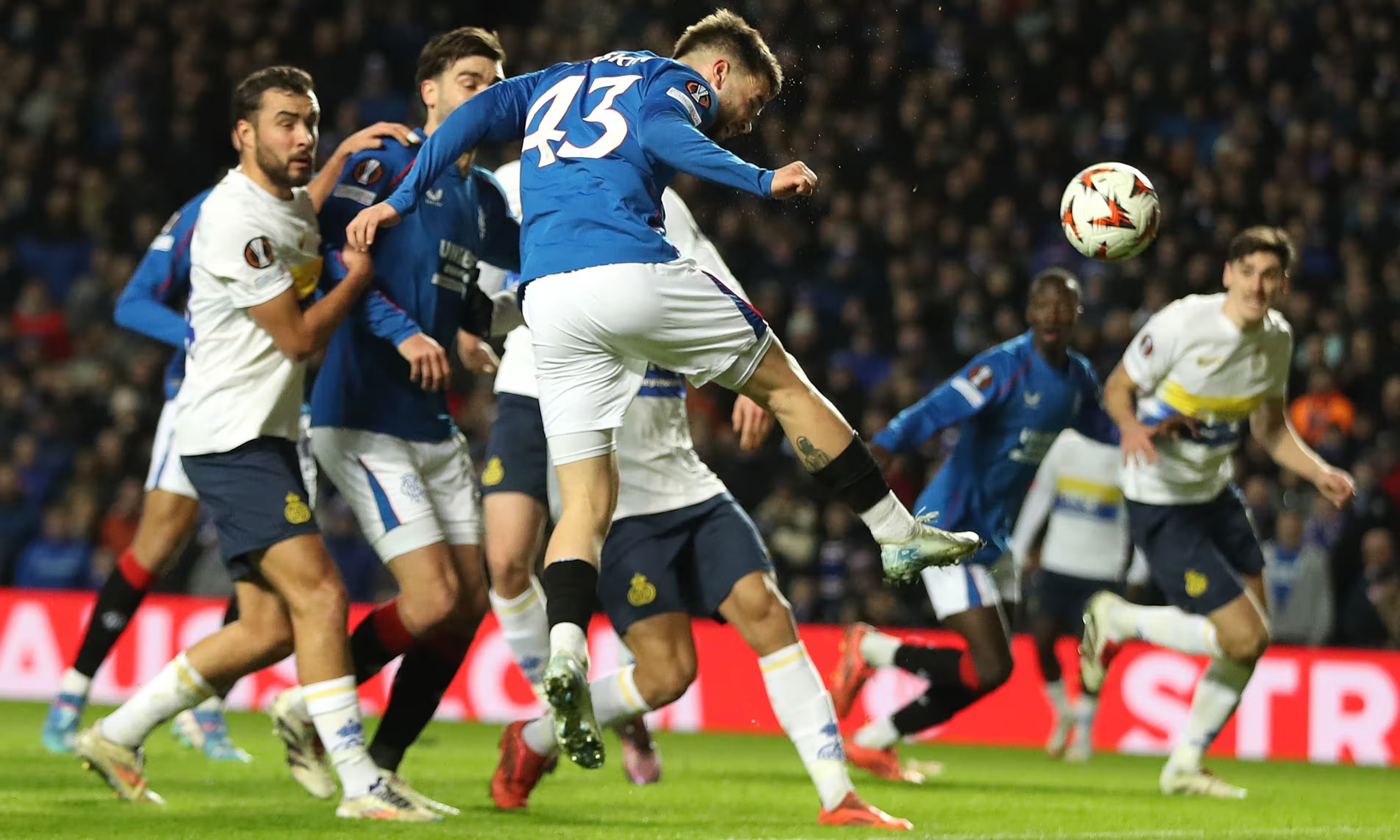 เรนเจอร์สทะยานเข้ารอบ 16 ทีมสุดท้ายได้สำเร็จ เมื่อราสกินและเซอร์นี่ยิงประตูใส่ยูเนี่ยน เอสจี