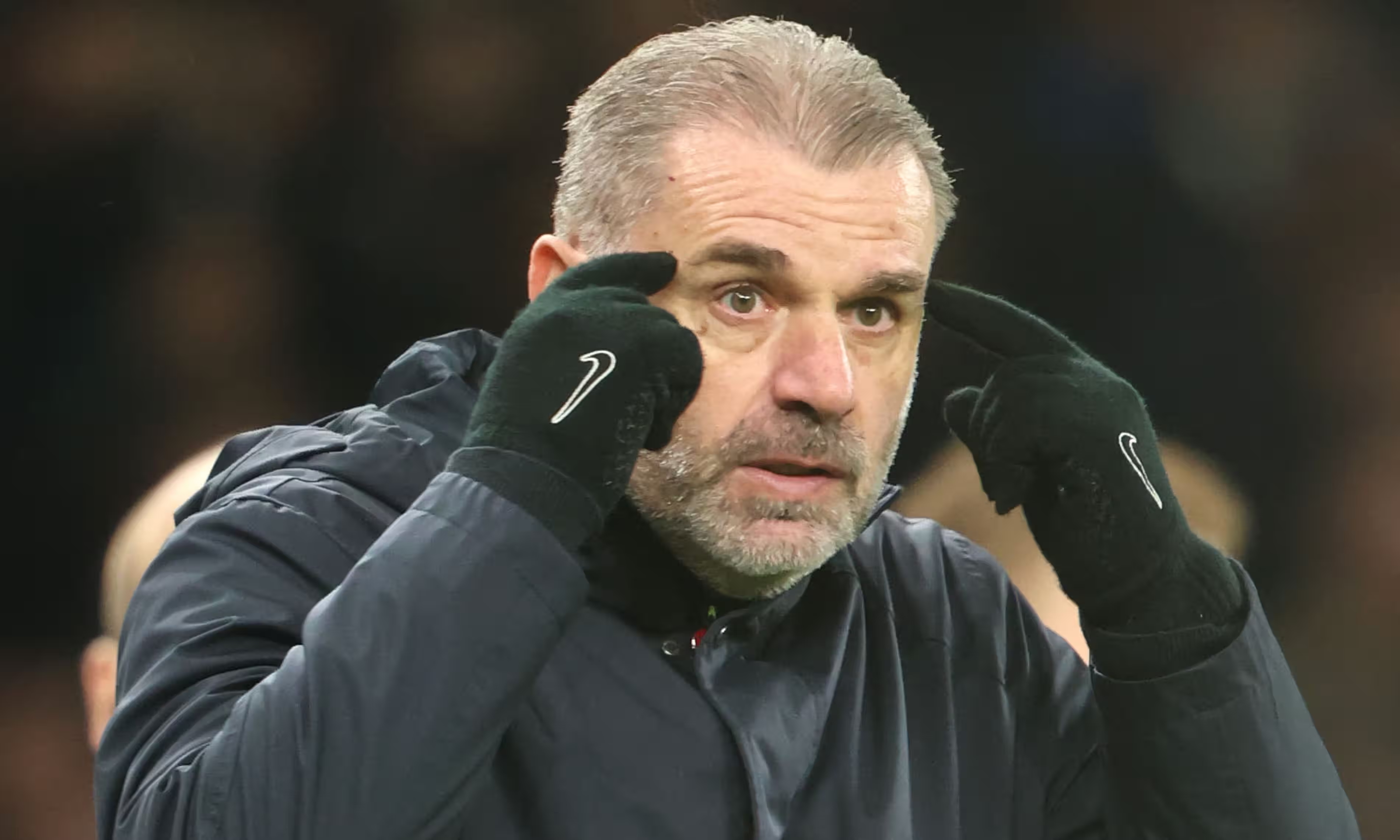 อังเก้ ปอสเตโคกลู คร่ำครวญถึงความขัดแย้งที่สเปอร์สท่ามกลางเสียงตะโกนต่อต้านเลวี