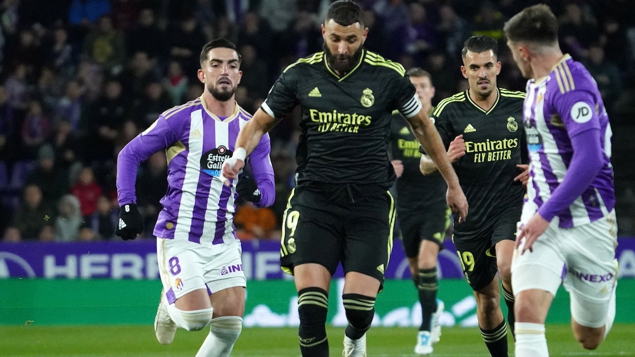 การแข่งขันระหว่าง เรอัล บายาโดลิด และ ลาส พัลมาส