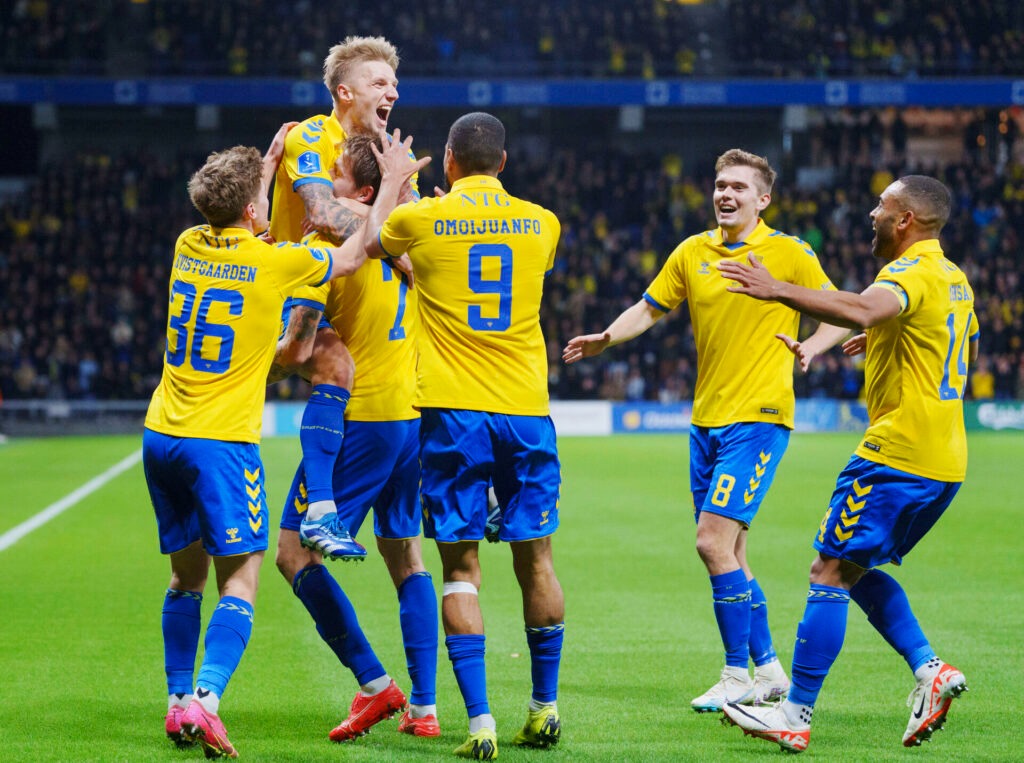 วิเคราะห์ผลการแข่งขันฟุตบอลระหว่างทีมบรอนด์บี้ พบกับ ลิงบี้