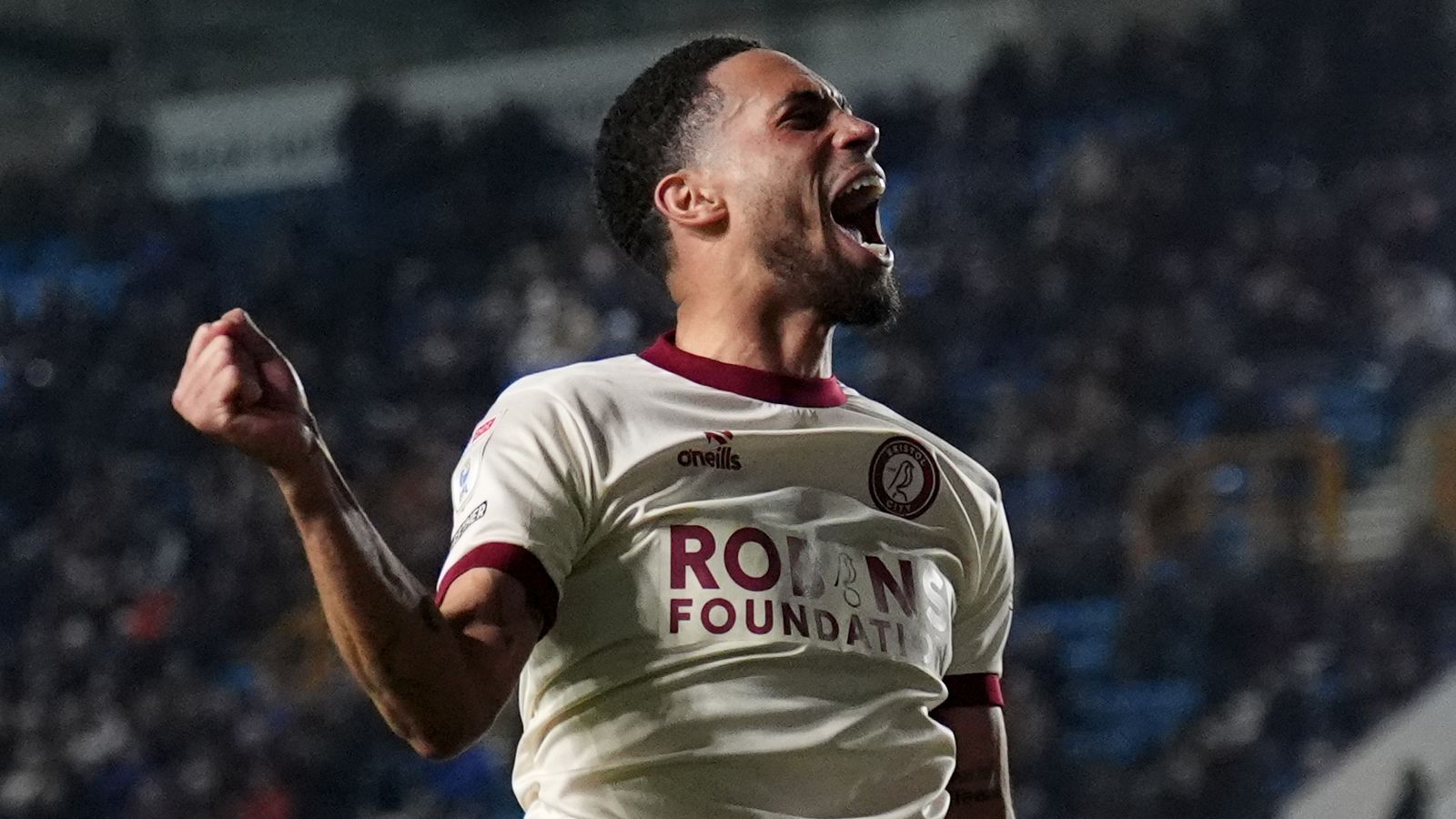 แซค วีเนอร์ และแฮร์รี่ คอร์นิค ยิงประตูให้โรบินส์คว้าชัยชนะในรอบเพลย์ออฟ