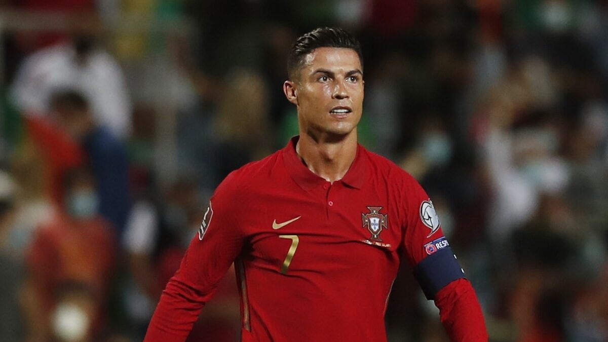  ริโอ เฟอร์ดินานด์ เผย เธียร์รี อองรี ทำให้เขาต้องนอนไม่หลับในตอนกลางคืน และเลือก คริสเตียโน โรนัลโด้ ให้เป็น 3 แนวรุกตลอดกาลของพรีเมียร์ลีก