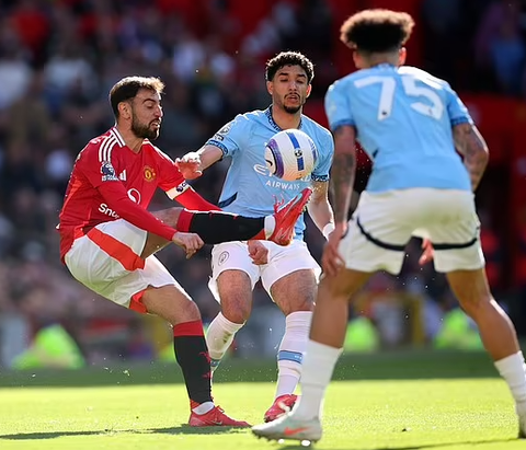 ดาร์บี้แมตช์ไร้ชีวิต แมนฯ ยูไนเต็ดพัฒนา แต่แมนฯ ซิตี้ไร้สีสันในเกมที่จืดชืด