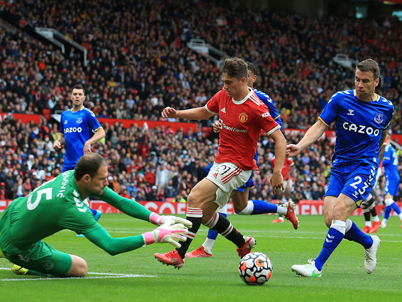 ลีดส์ 4-0 บริสตอล ซิตี้: ลูกทีมของดานิเอล ฟาร์เค ยังคงความหวังในการคว้าแชมป์แชมเปี้ยนชิพไว้กับมือด้วยชัยชนะเหนือคู่แข่ง