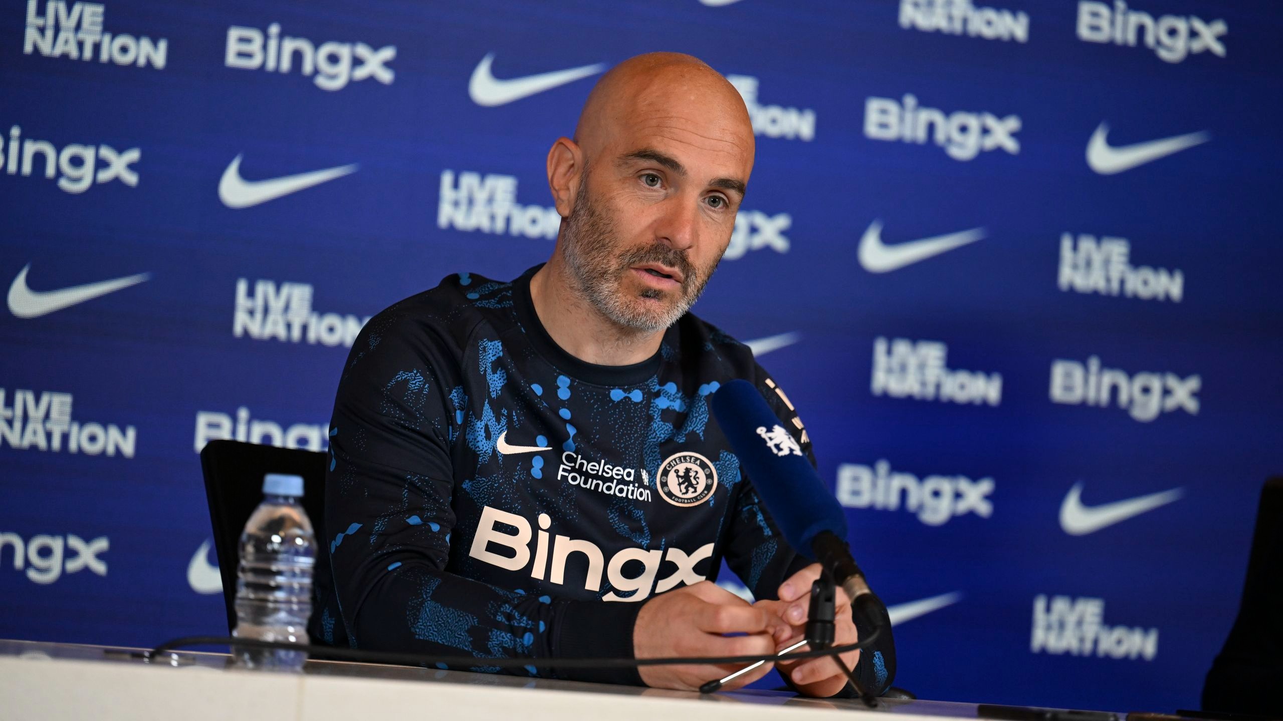 เกมที่ยิ่งใหญ่ที่สุดในฤดูกาลเอ็ดดี้ ฮาว และ เอนโซ มาเรสก้า เตรียมพร้อมสำหรับช่วงเวลา 'สำคัญ' ในการแข่งขัน UCL เมื่อนิวคาสเซิลและเชลซีเผชิญหน้ากัน