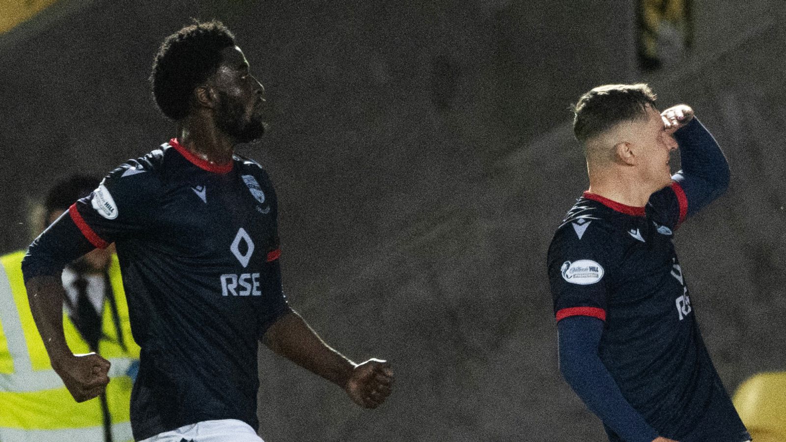 ลิฟวิงสตัน 1-1 รอสส์ เคาน์ตี้: โรนัน เฮล ยิงจุดโทษนาทีที่ 96 ช่วยให้ทีมเยือนเสมอในนัดแรกของรอบเพลย์ออฟ