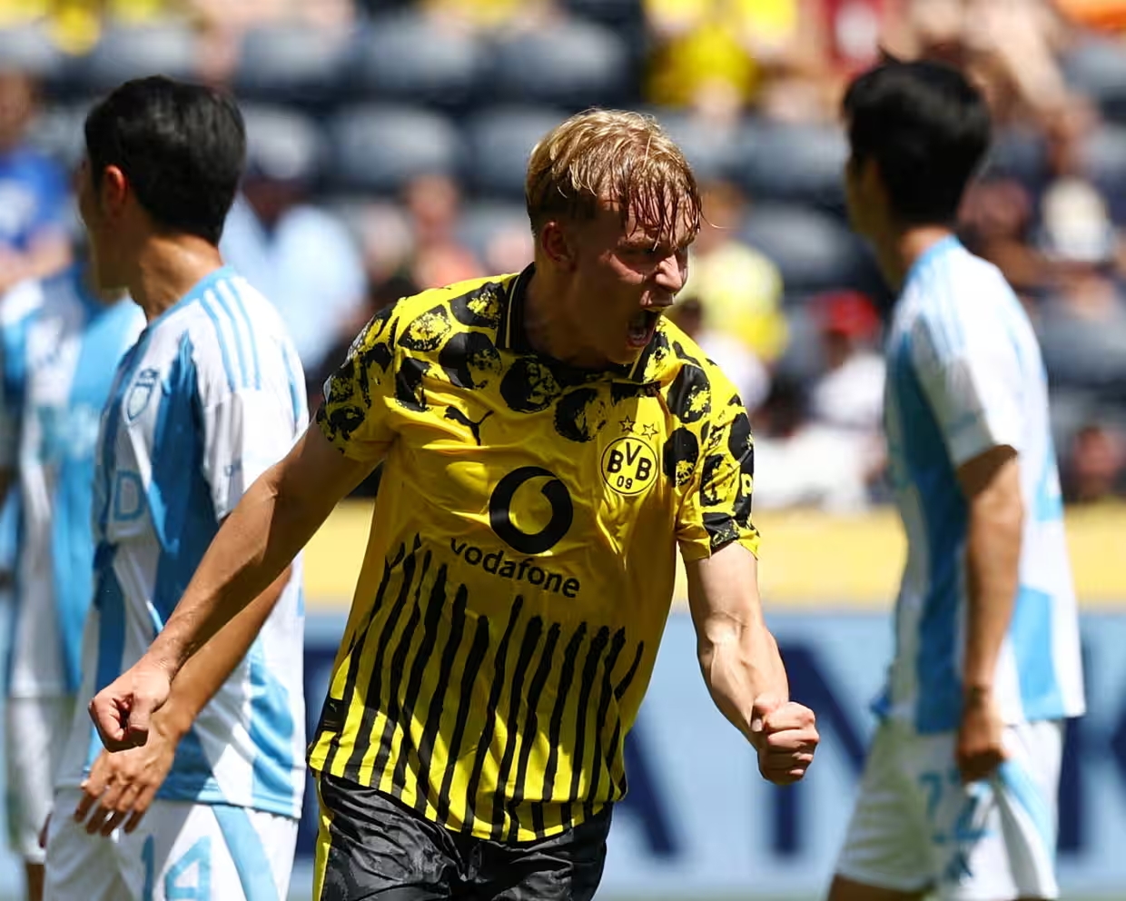 ชิงแชมป์สโมสรโลก: ดอร์ทมุนด์และฟลูมิเนนเซ่ผ่านเข้ารอบน็อคเอาท์