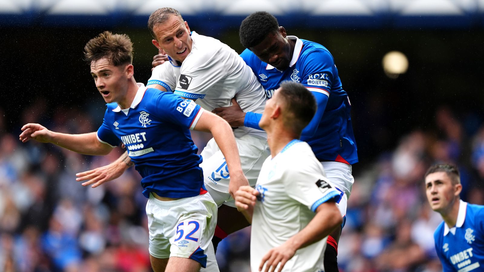 เรนเจอร์ส 2-2 คลับบรูจจ์: เจอร์สลุ้นเสมอในเกมกระชับมิตรนัดแรกของยุครัสเซล มาร์ติน