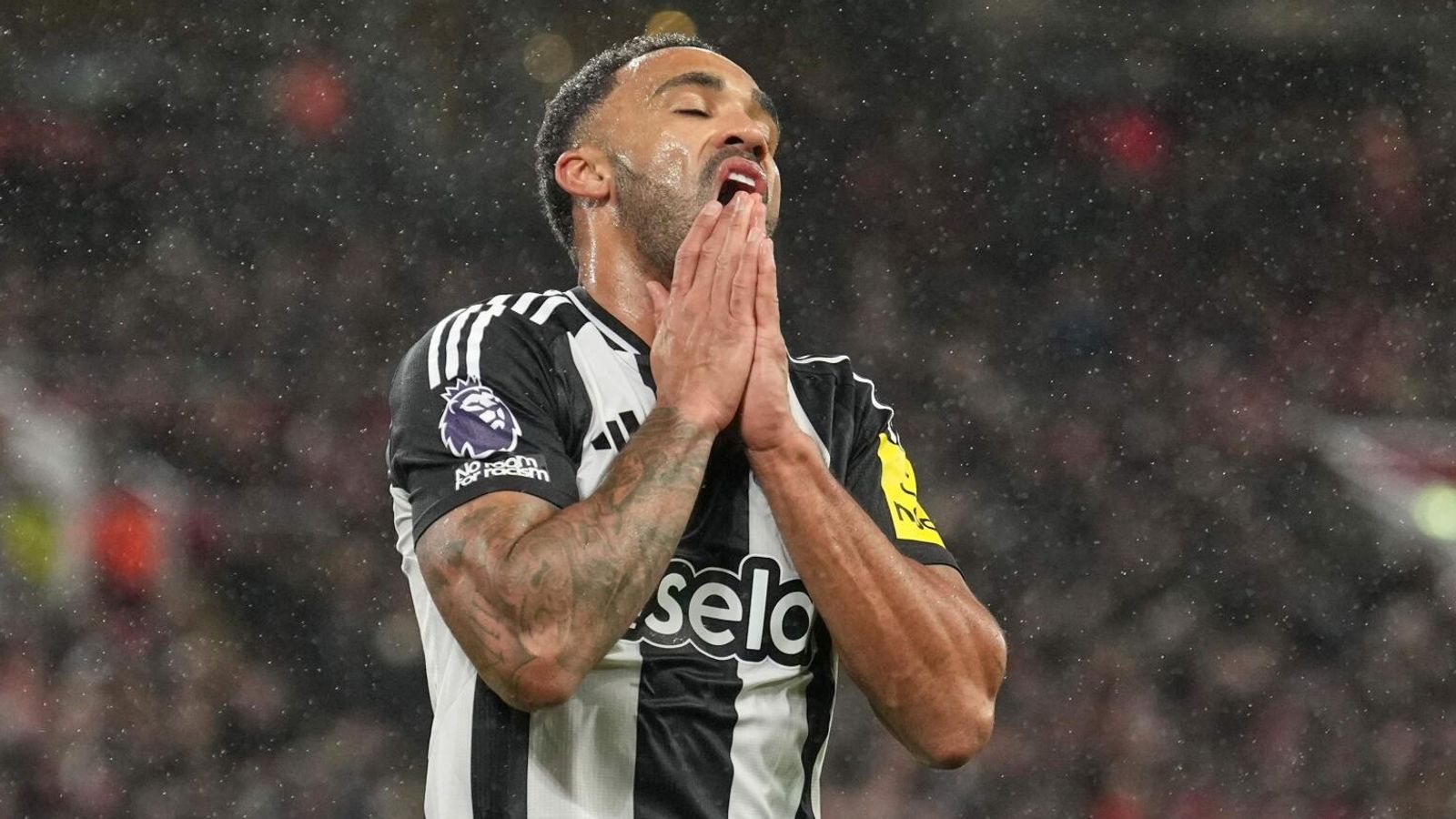 นิวคาสเซิลตกลงค่าตัว 55 ล้านปอนด์เพื่อเซ็นสัญญากับกองหน้าของน็อตติงแฮม ฟอเรสต์ในช่วงซัมเมอร์นี้