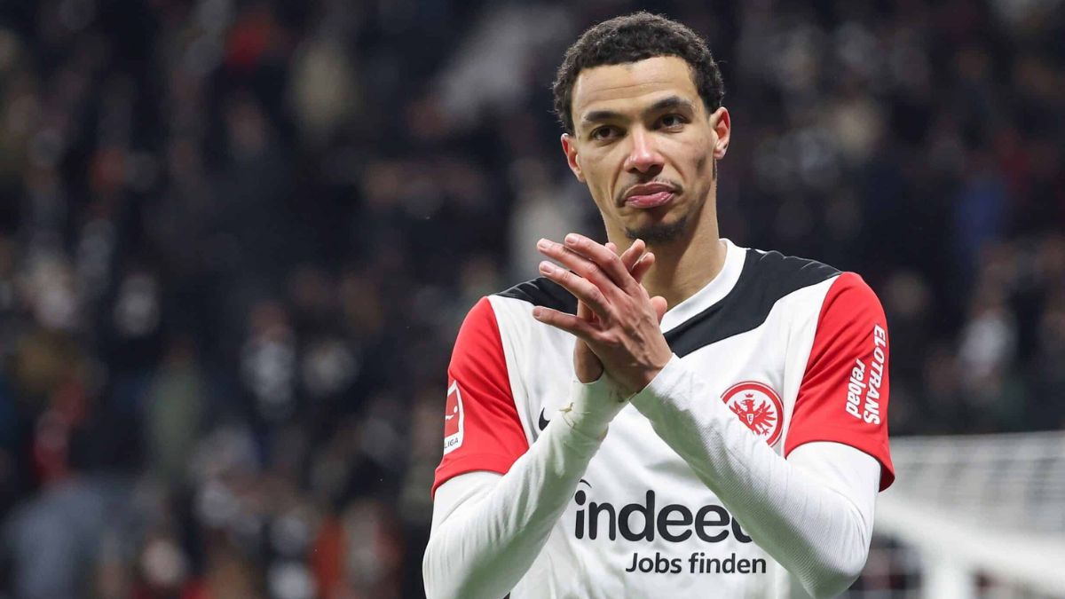 ลิเวอร์พูลเตรียมยื่นข้อเสนอซื้อตัวอูโก้ เอกิติเกะ ขณะที่นิวคาสเซิล ยูไนเต็ดพิจารณาโอนโยอาน วิสซ่าจากเบรนท์ฟอร์ด 