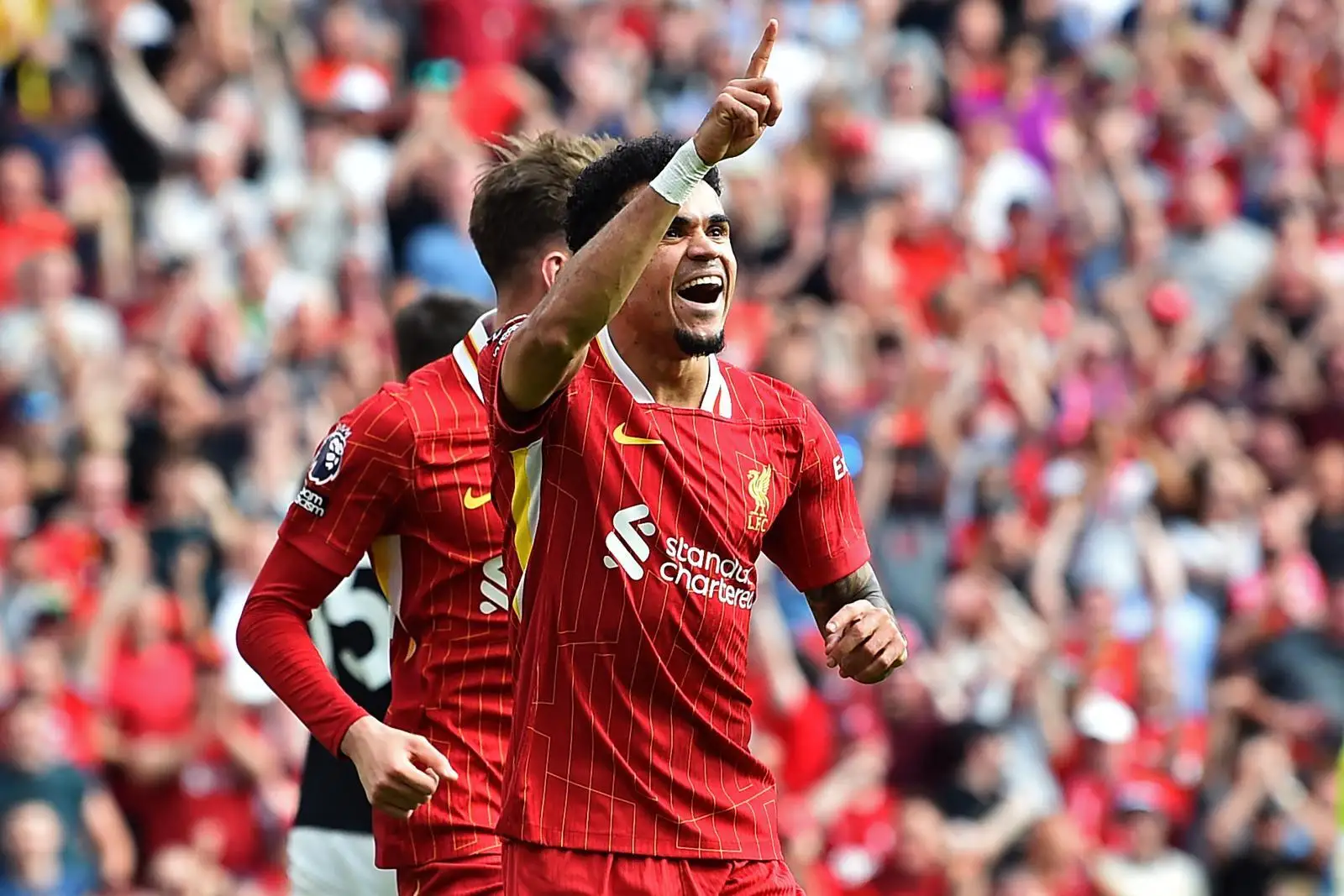 บาเยิร์น มิวนิค วางแผนเซ็นสัญญากับหลุยส์ ดิอาซ ขณะที่ลิเวอร์พูลใกล้คว้าตัวฮูโก้ เอกิติเกะ 