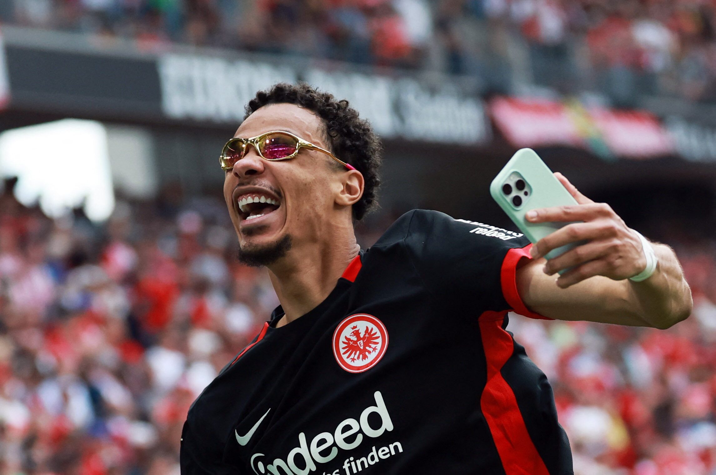 อูโก้ เอคิติเก ย้ายจากไอน์ทรัค แฟร้งค์เฟิร์ต มาร่วมทีมลิเวอร์พูล ในราคาบล็อกบัสเตอร์ 79 ล้านปอนด์