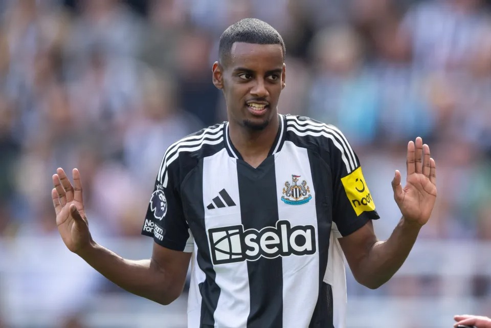 บาเยิร์น มิวนิค วางแผนแย่งตัวนิโคลัส แจ็กสันจากนิวคาสเซิล ยูไนเต็ด ส่วนอเล็กซานเดอร์ อิซัคยังคงเป็นเป้าหมายหลักของลิเวอร์พูล