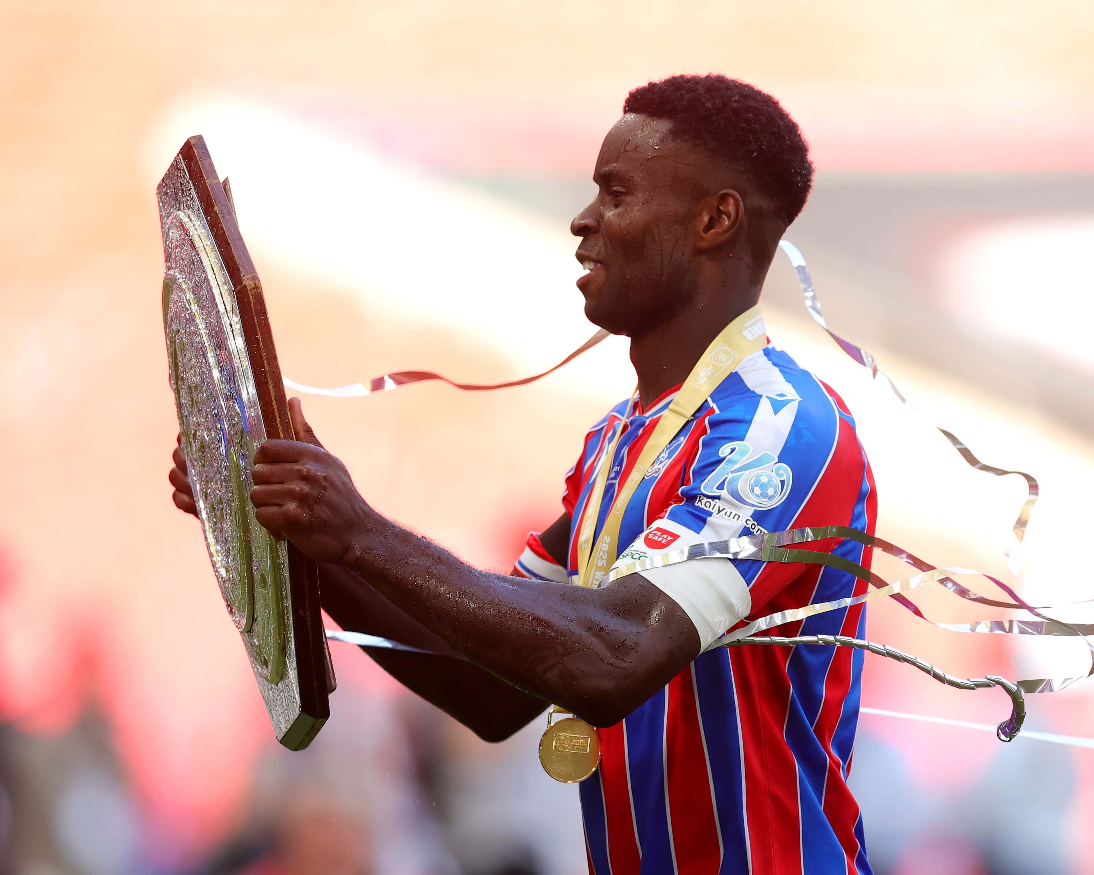 คริสตัล พาเลซ กระตือรือร้นที่จะขายกัปตันทีม มาร์ค เกอฮี ก่อนที่ตลาดซื้อขายจะปิดลง