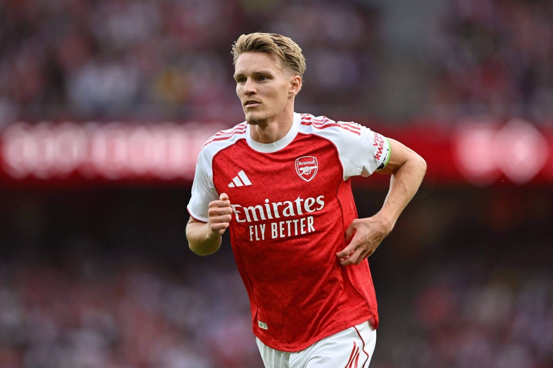 มาร์ติน โอเดการ์ด กัปตันทีมอาร์เซนอล ปัดคำวิจารณ์เรื่องกัปตันทีมของโทนี่ อดัมส์ และการเลือกเดแคลน ไรซ์