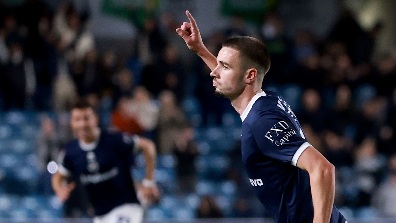 มิลล์วอลล์ 1-0 วัตฟอร์ด: ฟรีคิกสุดสวยของคามิเอล เนกลี ช่วยให้อเล็กซ์ นีล พาทีมสิงโตคว้าชัยชนะในบ้านนัดแรกของฤดูกาล