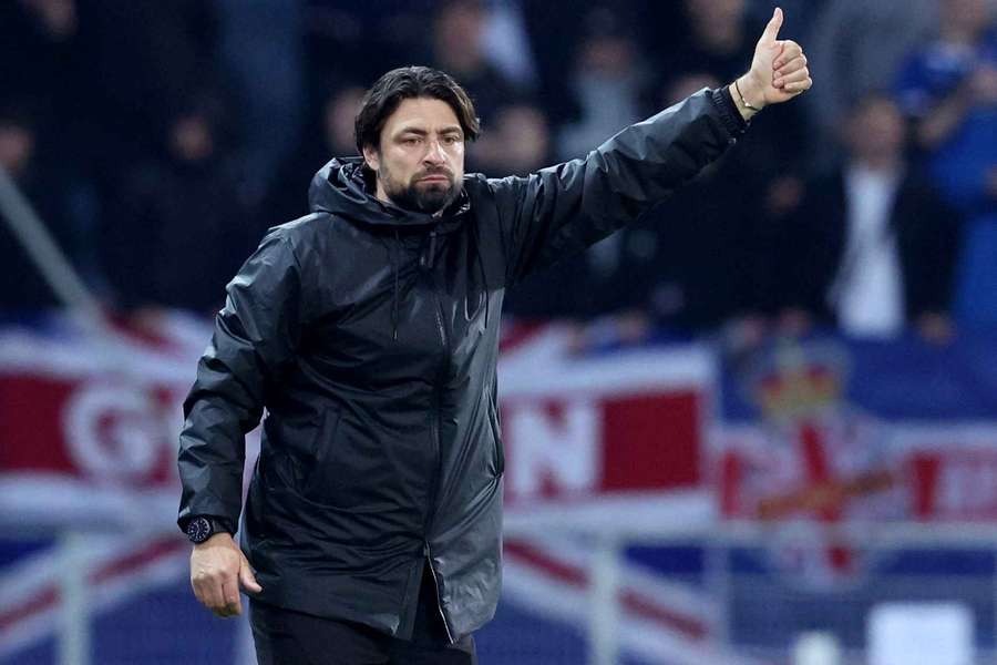 รัสเซลล์ มาร์ติน ถูกเรนเจอร์ส ยักษ์ใหญ่แห่งพรีเมียร์ชิพ ไล่ออก หลังเสมอกับฟัลเคิร์ก