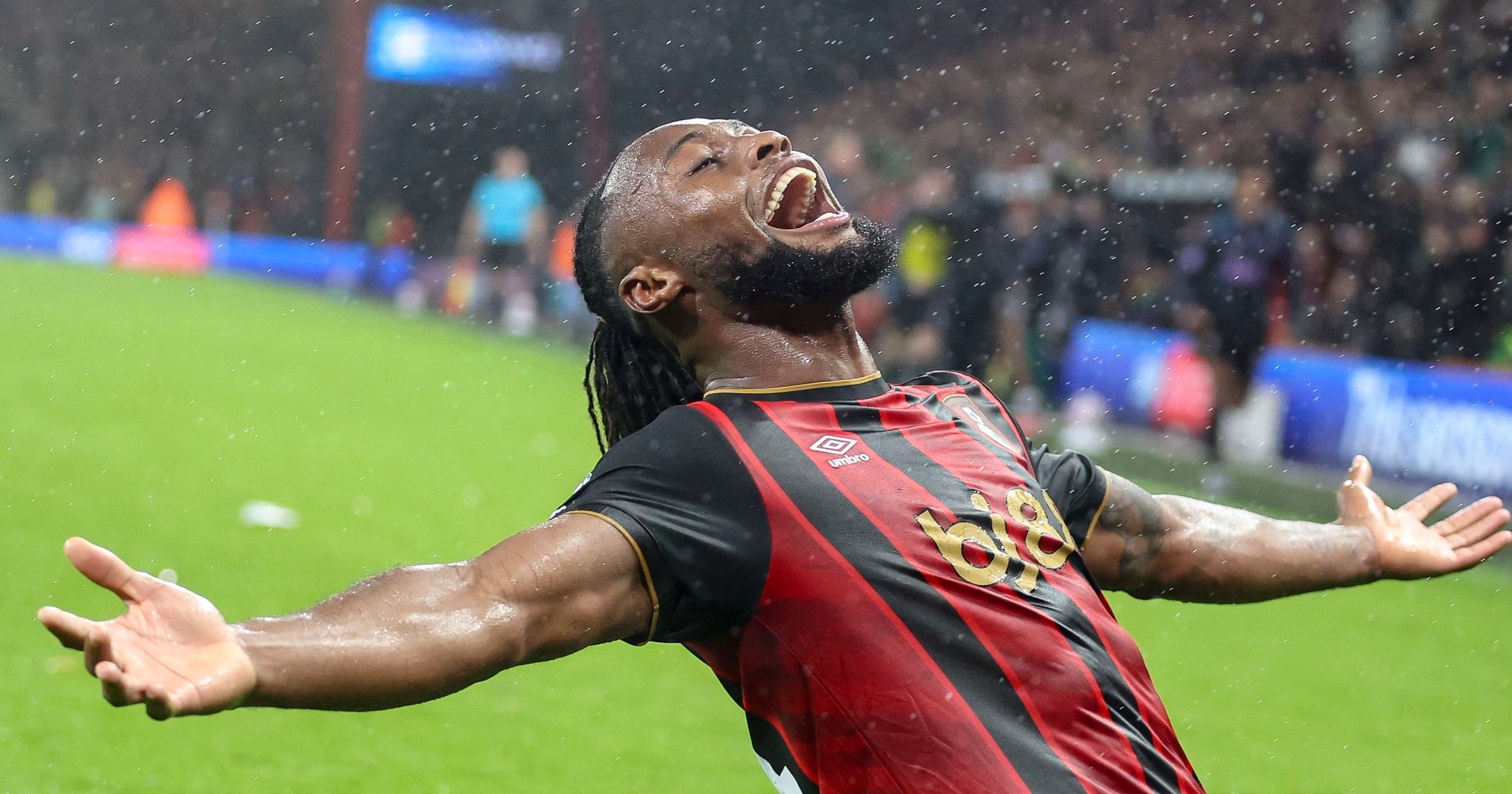 ลิเวอร์พูลและแมนเชสเตอร์ยูไนเต็ดอาจต้องเผชิญศึกสองต่อเพื่อแย่งชิงอองตวน เซเมนโยและดาโยต์ อูปาเมกาโน