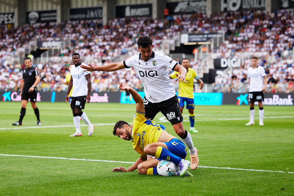 วิเคราะห์ฟุตบอล ลาลีก้า สเปน 2 (Segunda División) คู่ระหว่าง คาดิส  พบกับ บูร์โกส ซีเอฟ