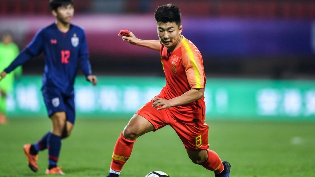 นักเตะเยาวชนทีมชาติจีนเดินทางไปอังกฤษก่อนย้ายไปโมลินิวซ์หรือไม่