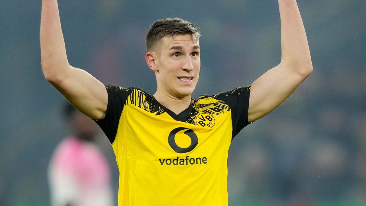 ลิเวอร์พูลติดต่อกับสตาร์บุนเดสลีกาที่มีมูลค่า 50 ล้านปอนด์ แต่ต้องเผชิญการแข่งขันจากบรรดายักษ์ใหญ่ยุโรปสามทีม