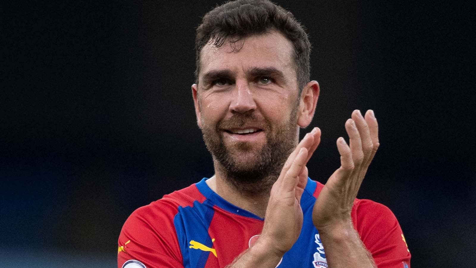 ลีดส์ ยูไนเต็ด ทีม ไวท์สสนใจเซ็นสัญญากับกองหลังบุนเดสลีกาในเดือนมกราคม