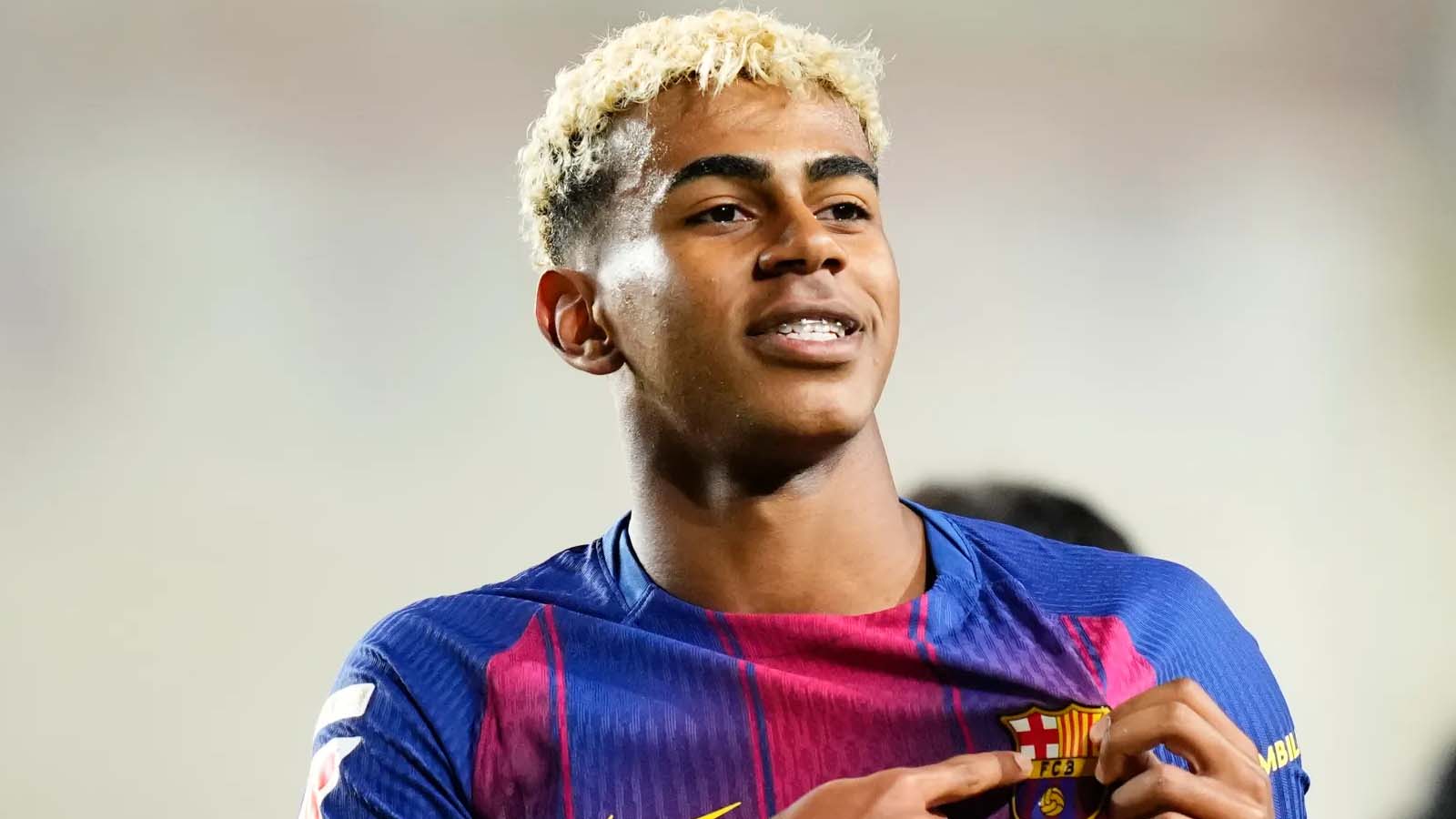 บาร์เซโลนากำลัง จับตาดู แบ็กซ้ายที่ หยุด ยามาล ในเกมดาร์บี้