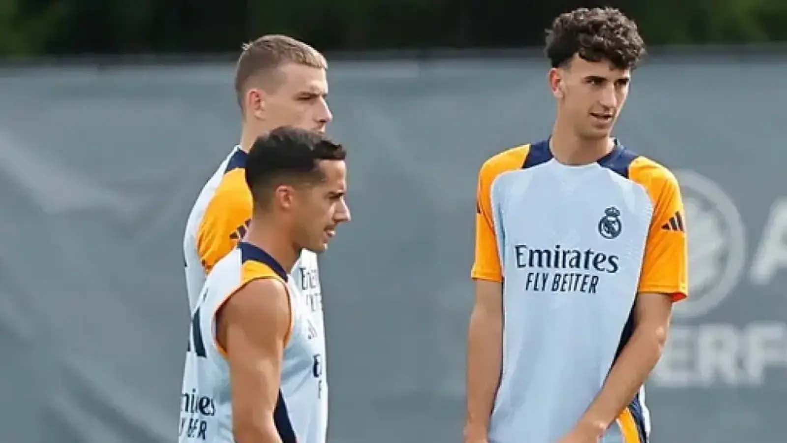 ทีมสิงห์บลูส์ได้ ตรวจสอบ กองหลังชาวสเปนแล้ว ขณะที่แผนการเสริมทัพในเดือนมกราคมถูกเปิดเผย