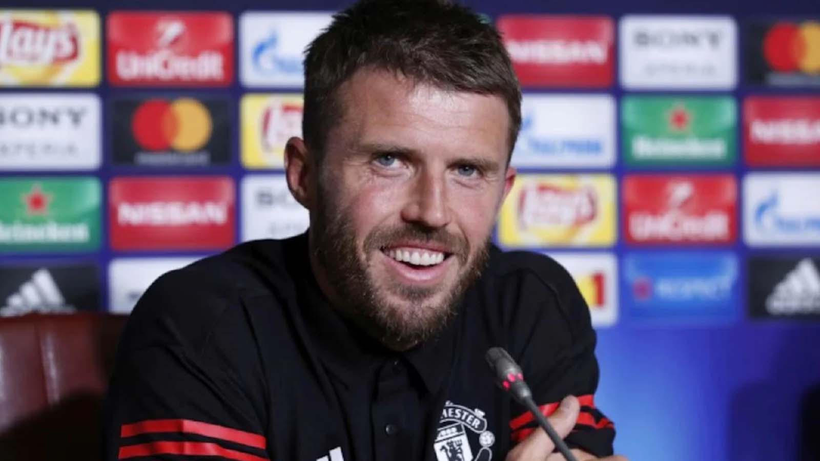 แมนยู ปีศาจแดงนำหน้าในการแย่งชิงตัวกองหลังดาวรุ่ง 3 ทีม