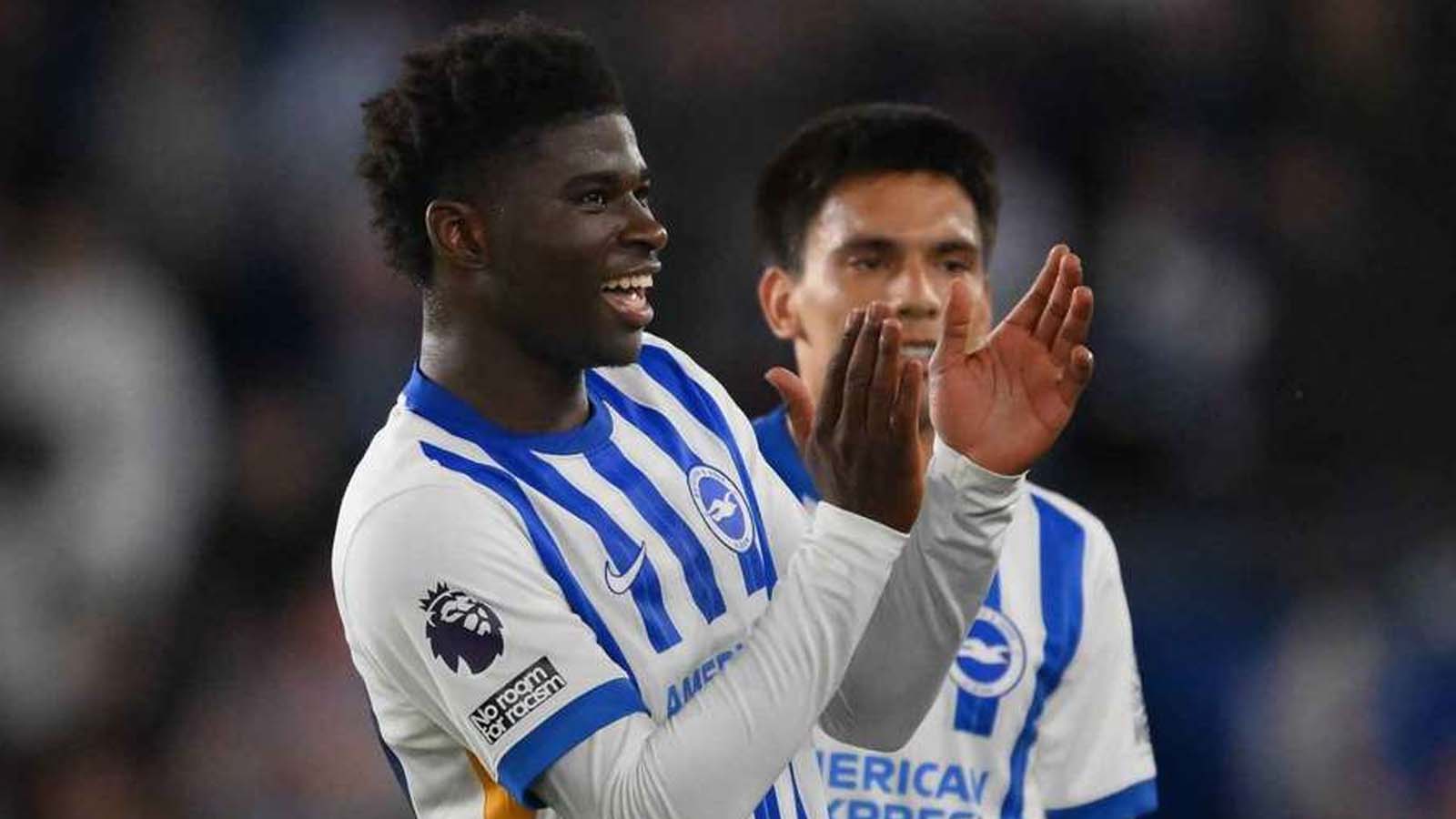 ปีศาจแดงเตรียม แย่งชิง คาร์ลอส บาเลบา กับคู่แข่งในพรีเมียร์ลีก