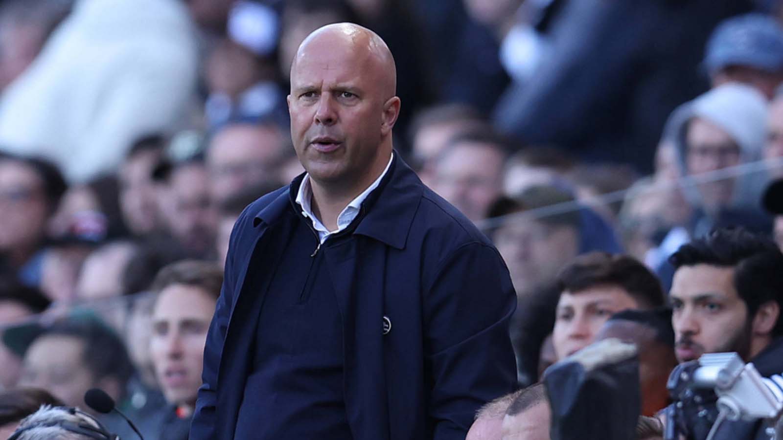 อาร์เน่ สล็อต ลิเวอร์พูลเตรียมตั้งคำถามอย่างจริงจังเกี่ยวกับตำแหน่งของกองหลังชาวดัตช์ หากเป้าหมายสำคัญข้อหนึ่งไม่บรรลุผล