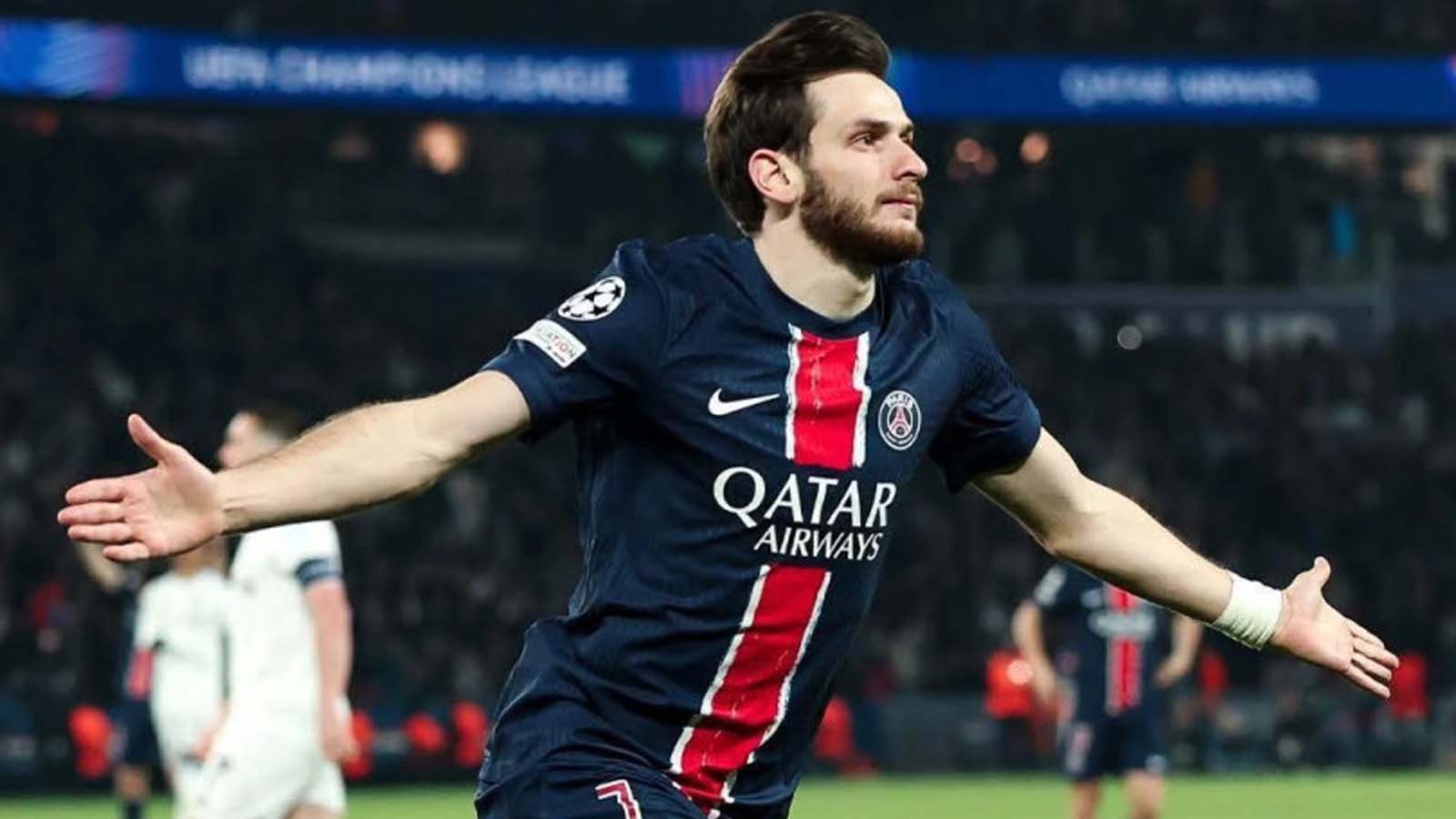 แมนฯ ยูไนเต็ด และอาร์เซนอล ได้รับทราบราคาค่าตัวของ ควิชา ควารัตสเคเลีย จาก PSG ที่ยื่นข้อเสนอซื้อตัว