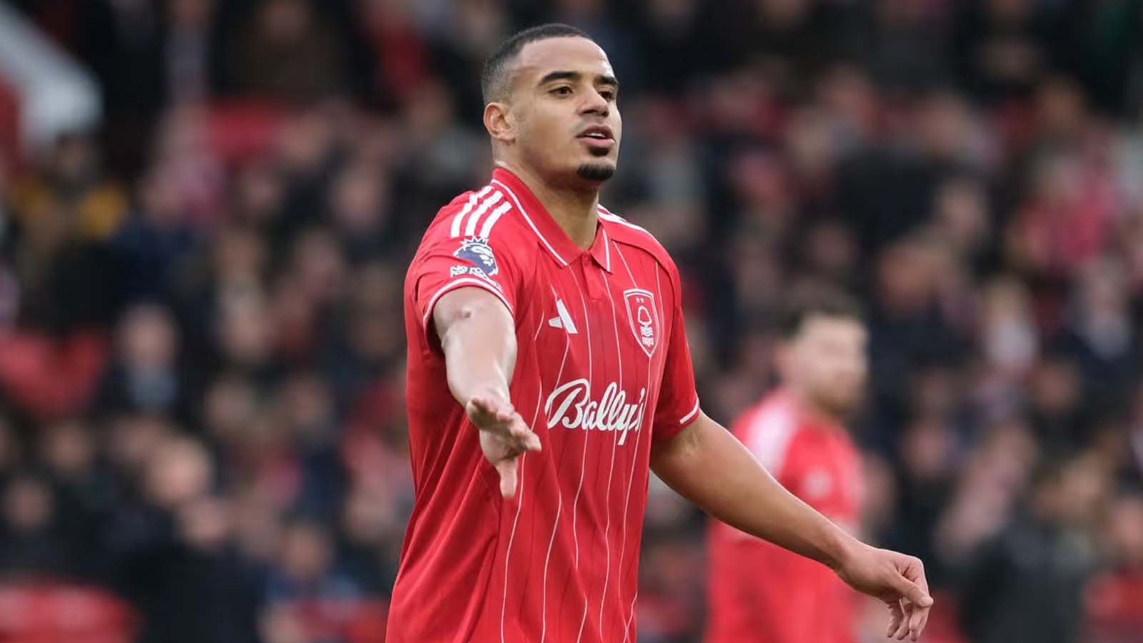 ปีศาจแดงเตรียมแย่งตัวกองหลังวัย 23 ปี จากเรอัล มาดริด และลิเวอร์พูล หลังสโมสรเปลี่ยนท่าทีเรื่องการซื้อขายนักเตะ